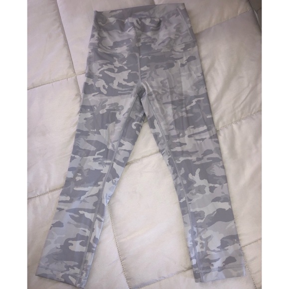 lululemon athletica Pants - Lululemon Wunder Under Ribbed Crop 23”